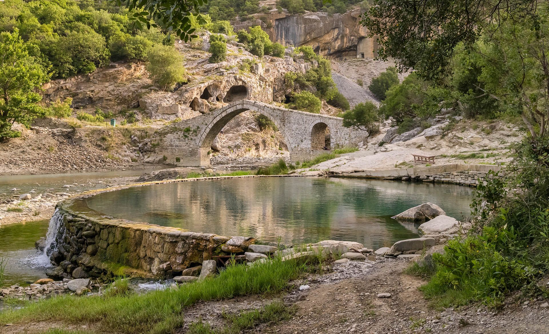 تجربة ألبانيا: رحلة سياحية لمدة 5 أيام (الربيع)